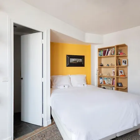 Guestready - Stunning 3 Bed Wbalcony Near Champs Elysées Paris